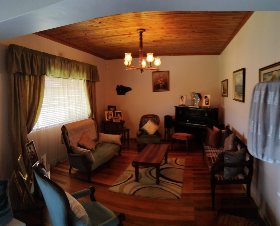 4 Bedroom Property for Sale in Van Riebeeck Hoogte Eastern Cape